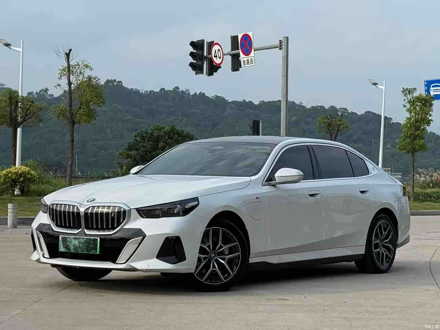 BMW i5, 2025 1