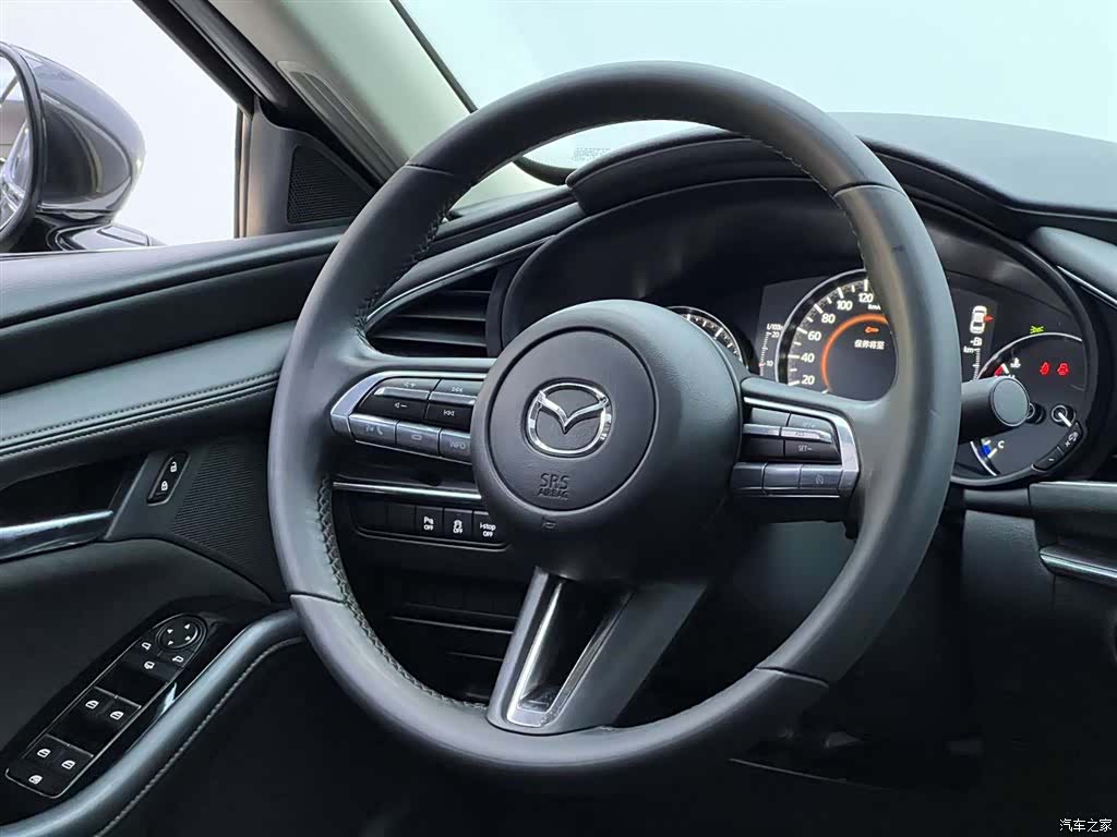 Mazda Mazda3, 2022 15