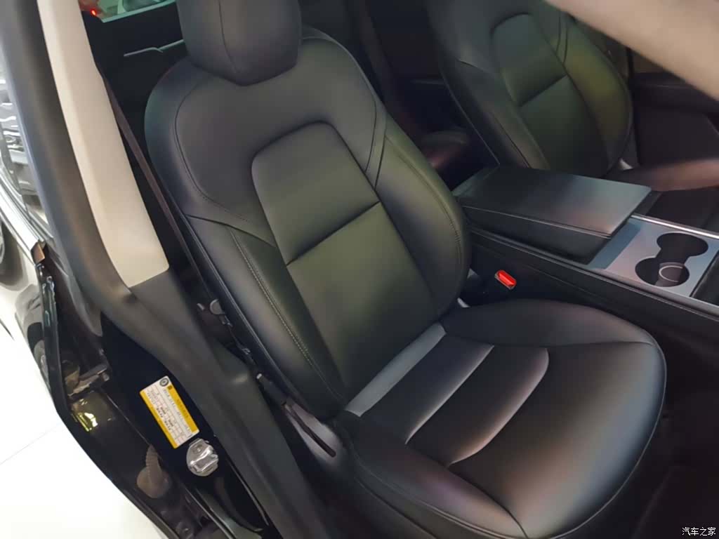 Tesla Model Y, 2022 25