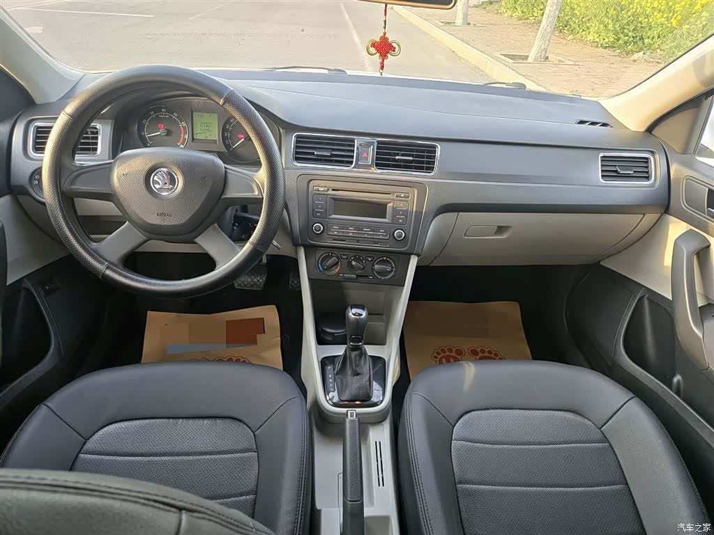 Skoda Rapid, 2014 4