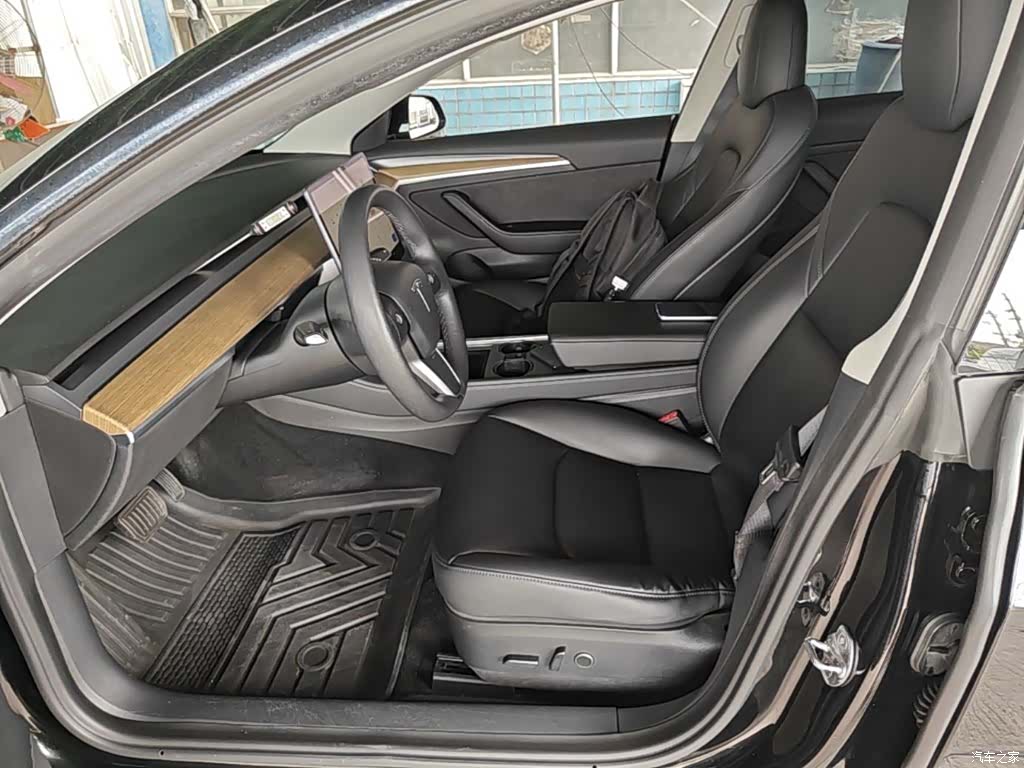Tesla Model 3, 2022 15