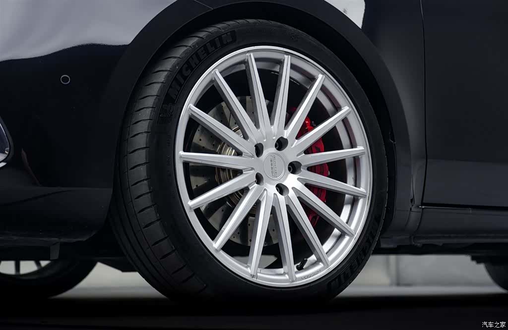 Mercedes-Benz V-Class, 2024 7