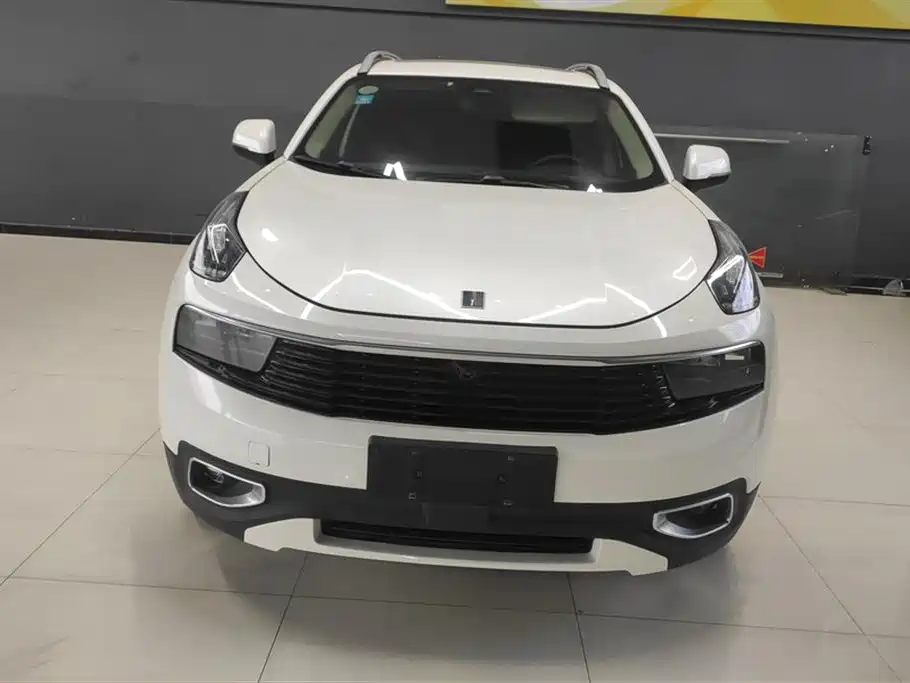 Lynk & Co 01