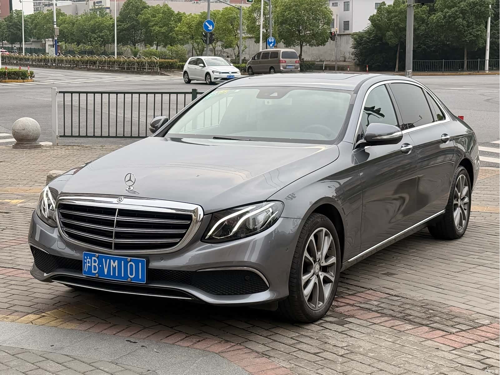 Mercedes-Benz E-Class, 2017 1