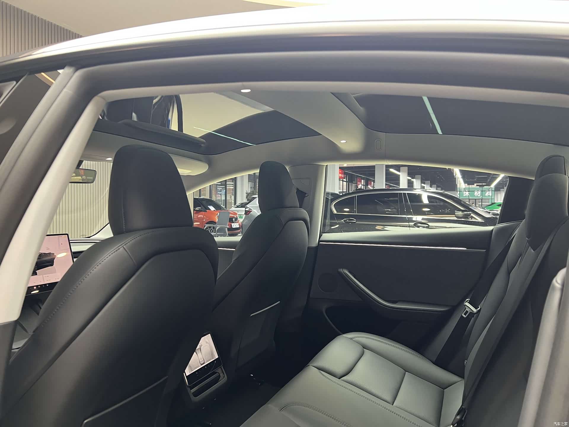 Tesla Model 3, 2026 12