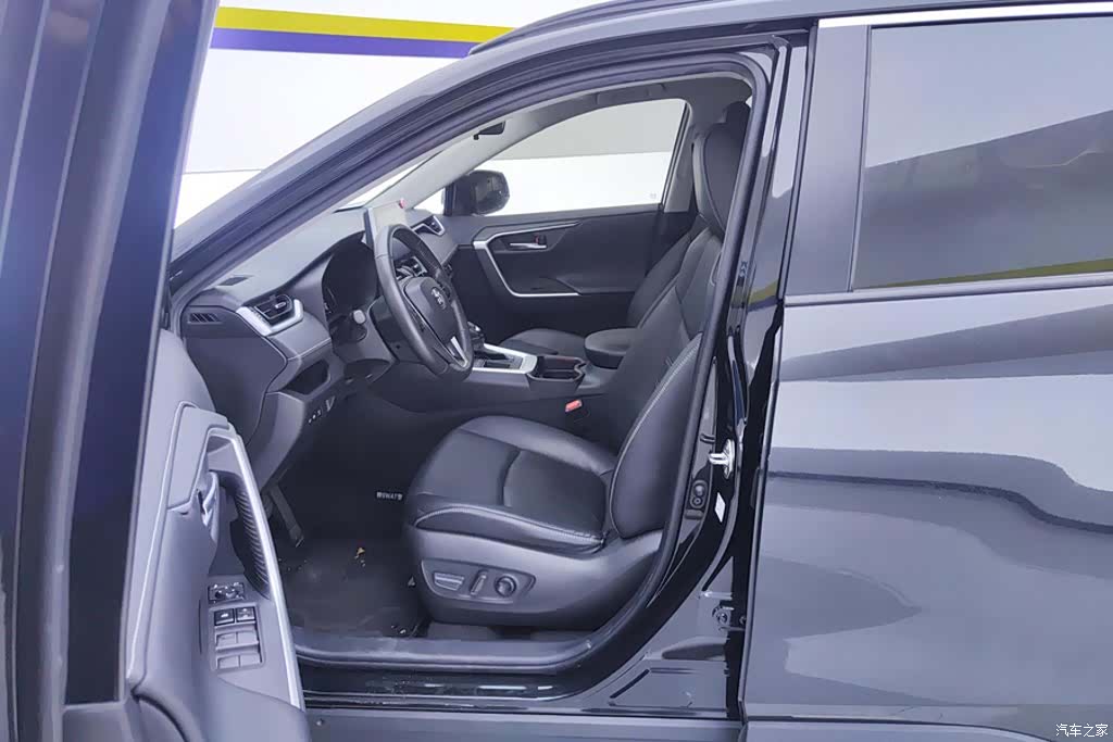 Toyota RAV4, 2022 9