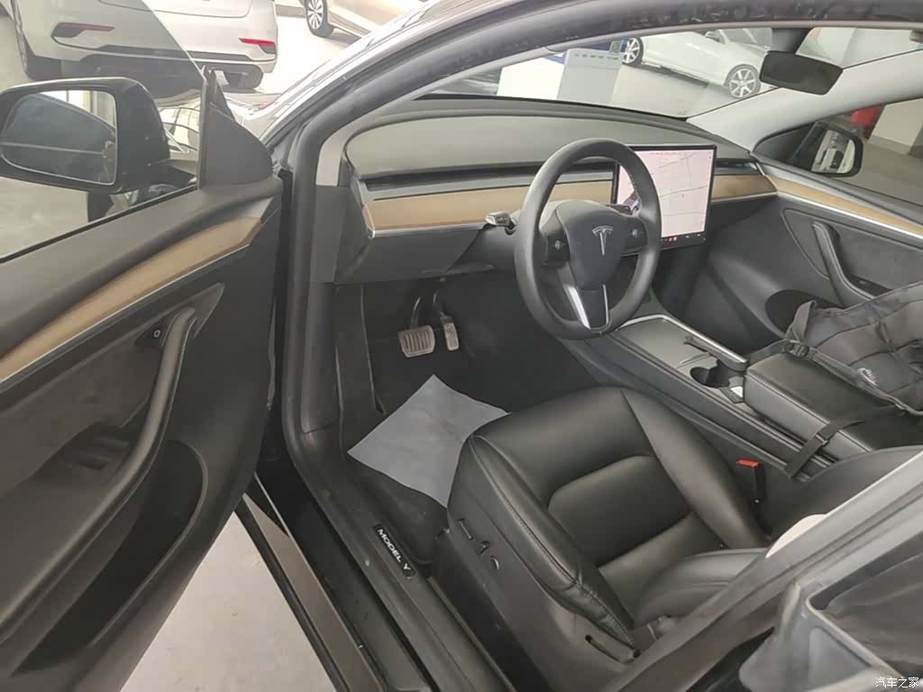 Tesla Model Y, 2021 16