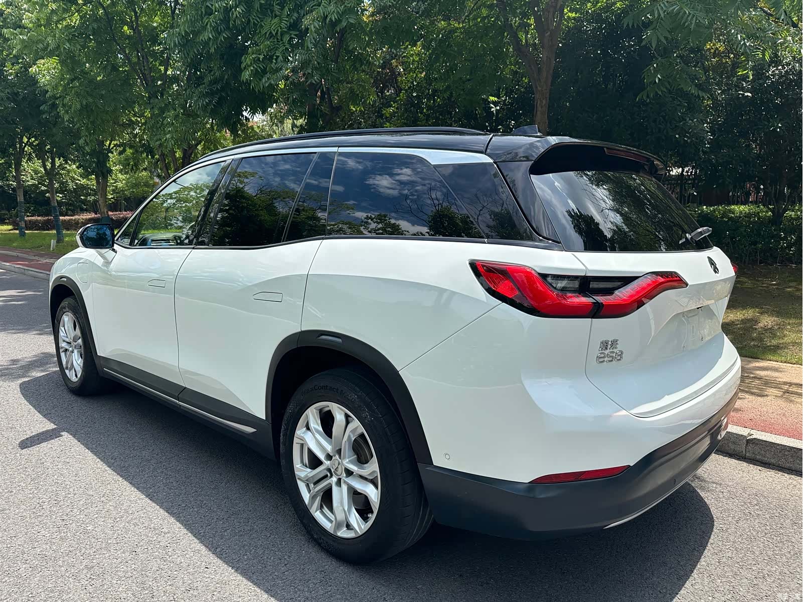 NIO ES8, 2019 7