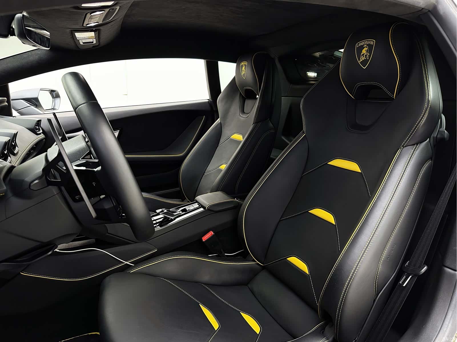 Lamborghini Huracán, 2021 11