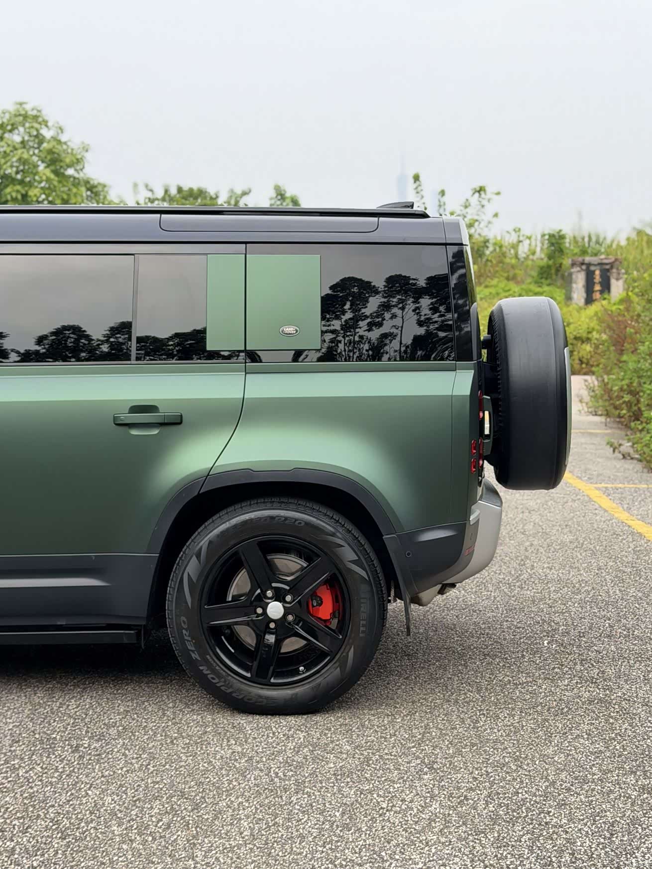 Land Rover Defender, 2020 4