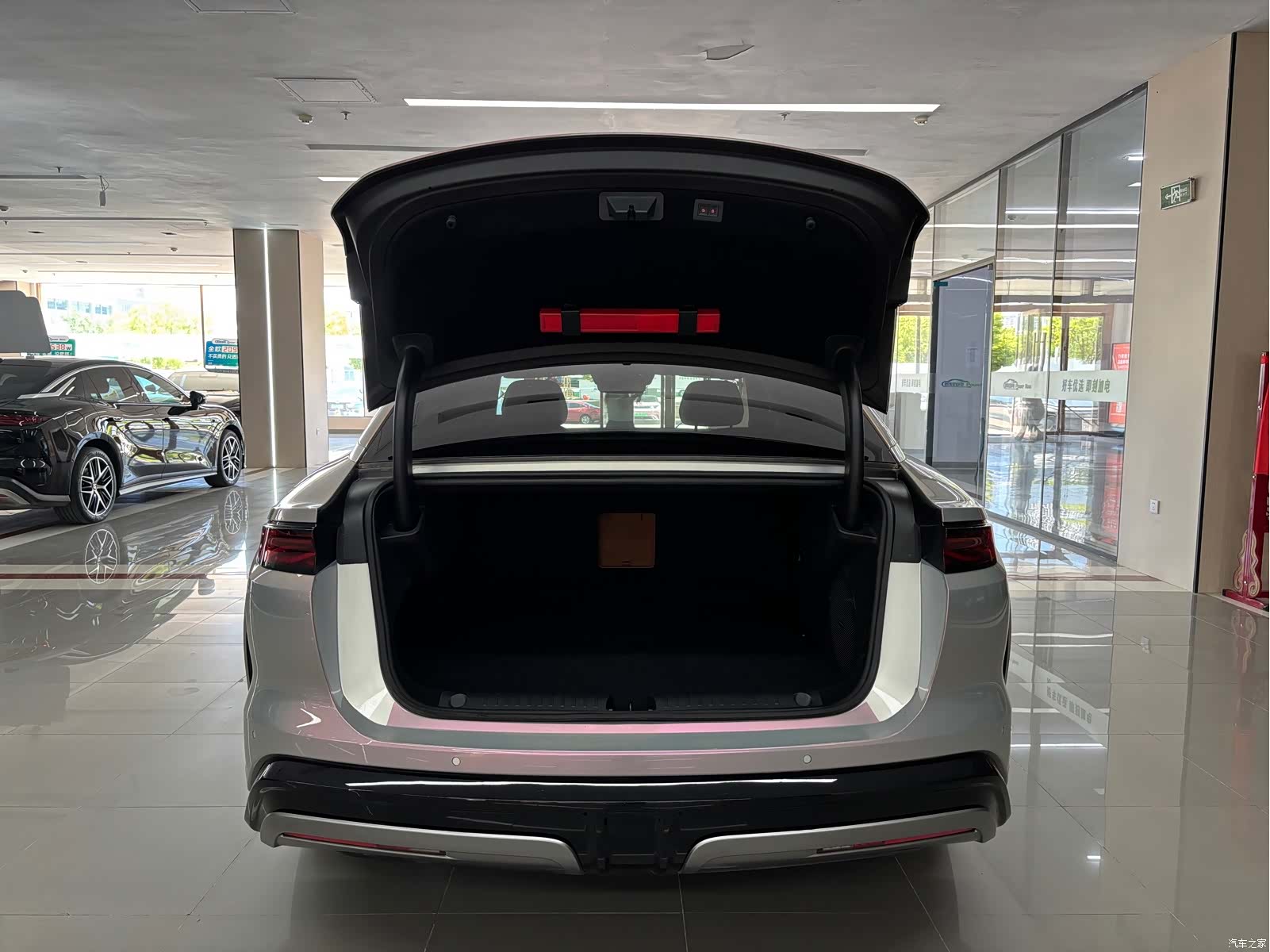 BYD Han, 2025 13