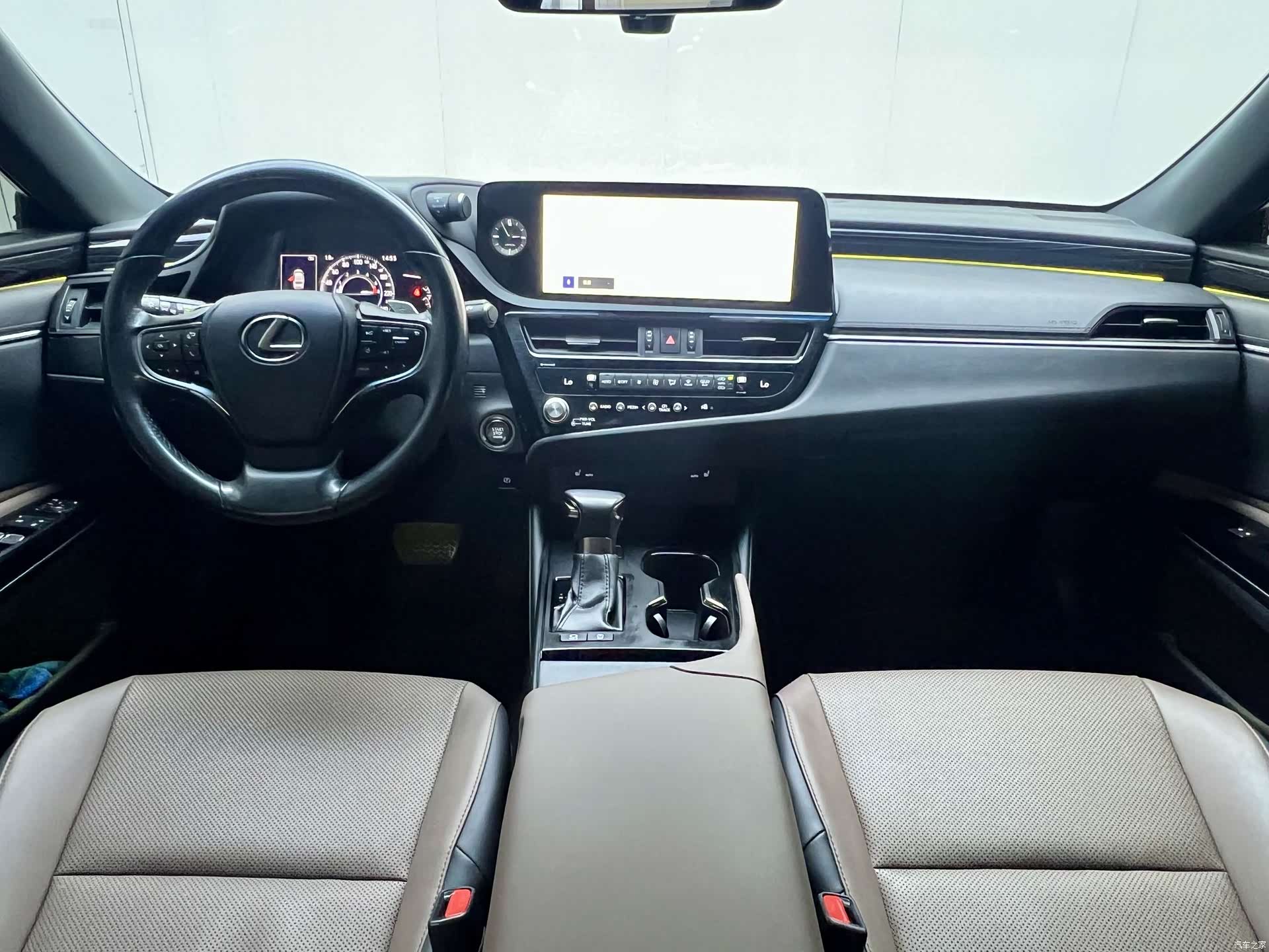 Lexus ES, 2022 8