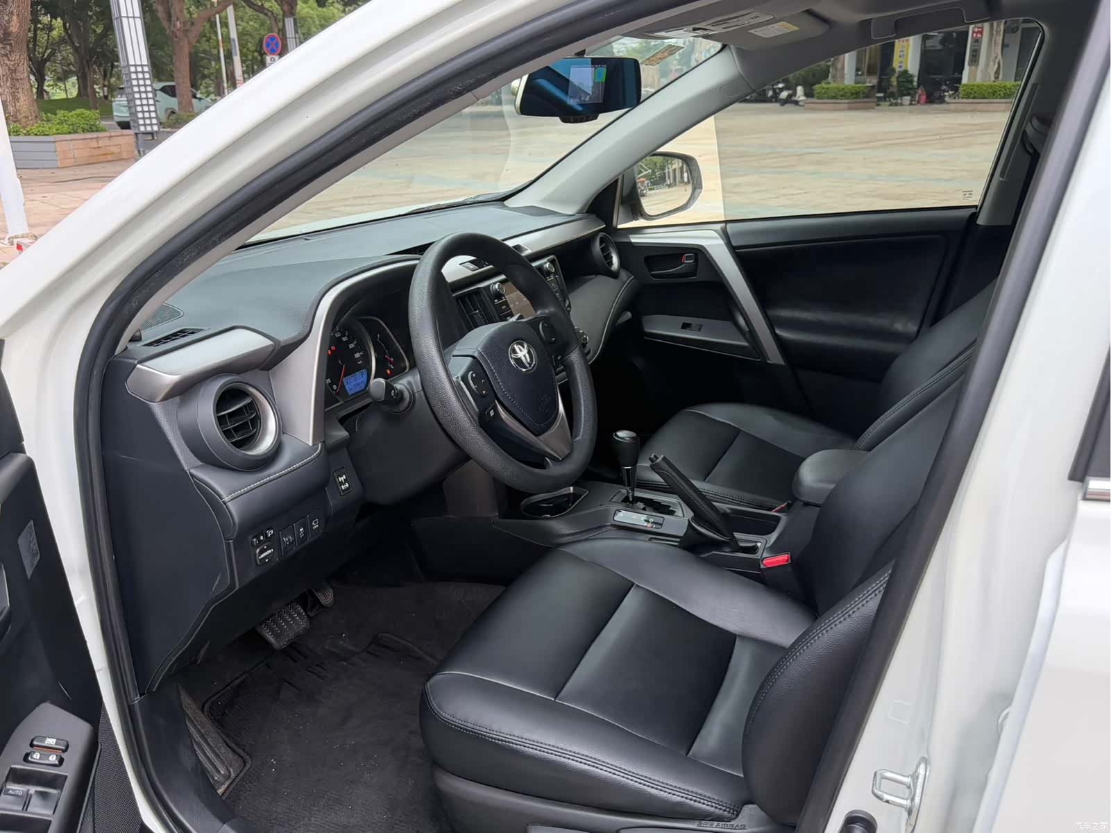 Toyota RAV4, 2017 4