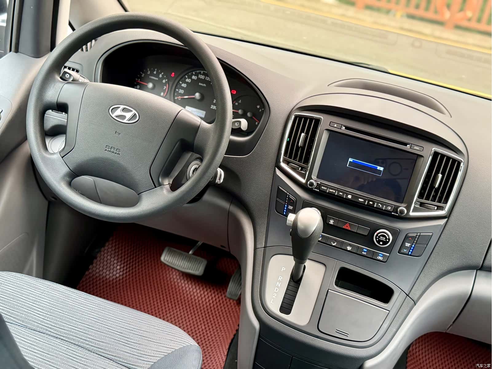 Hyundai H-1, 2016 21