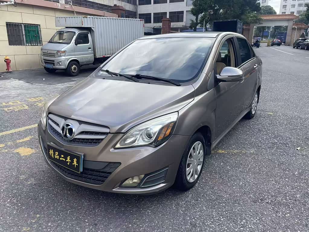 BAIC E