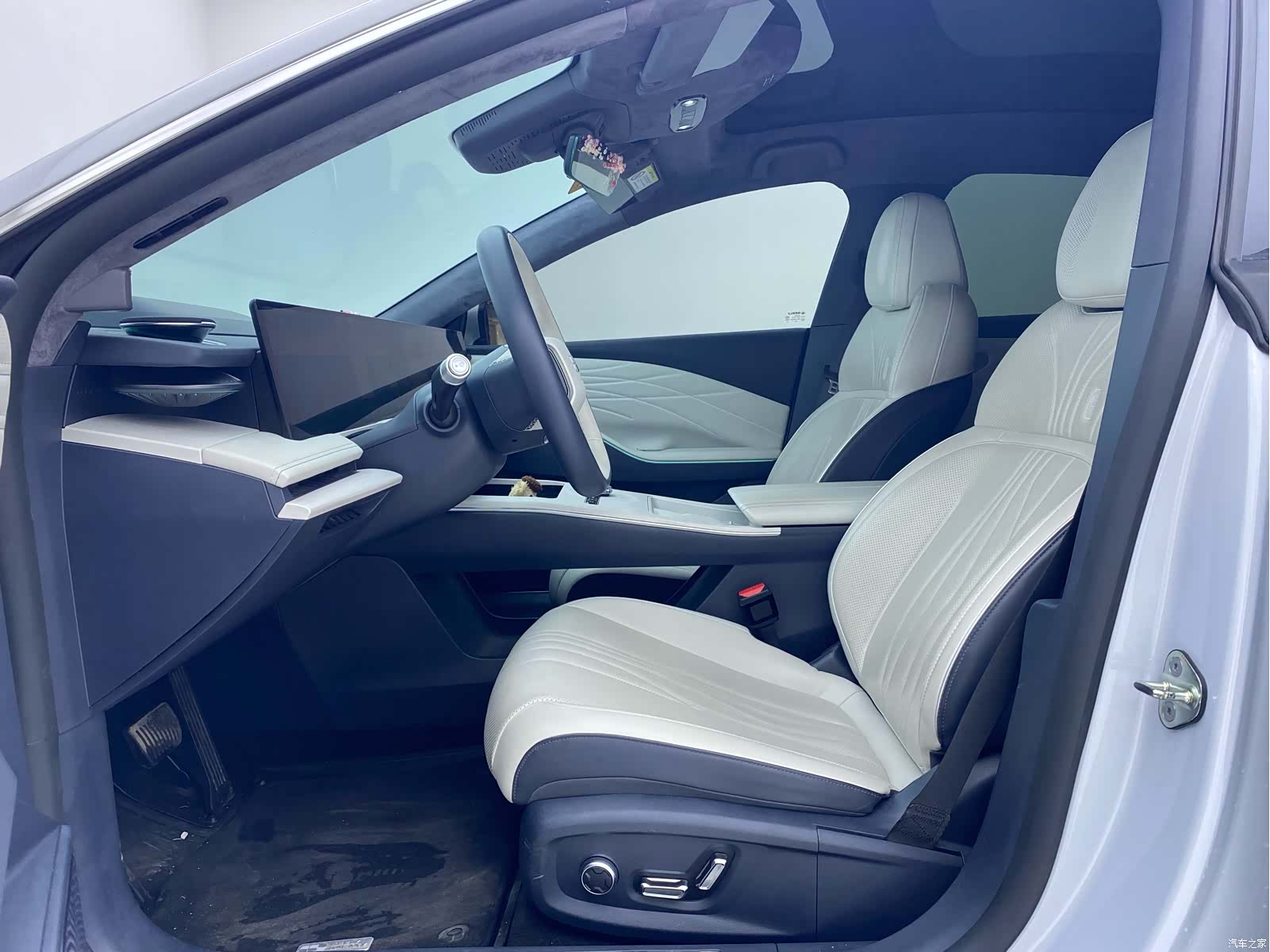Geely E8, 2024 12