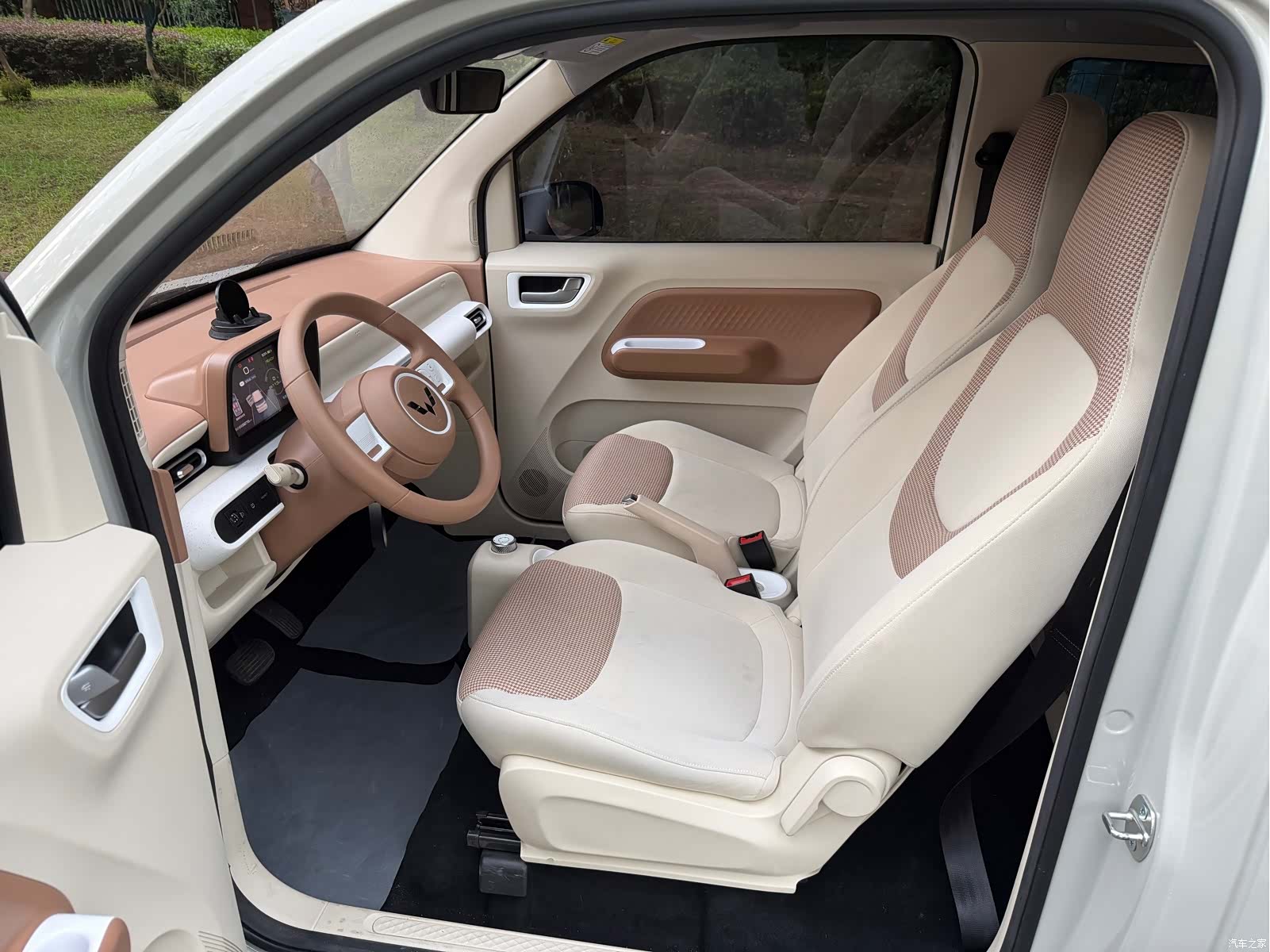 Wuling MINIEV, 2025 8