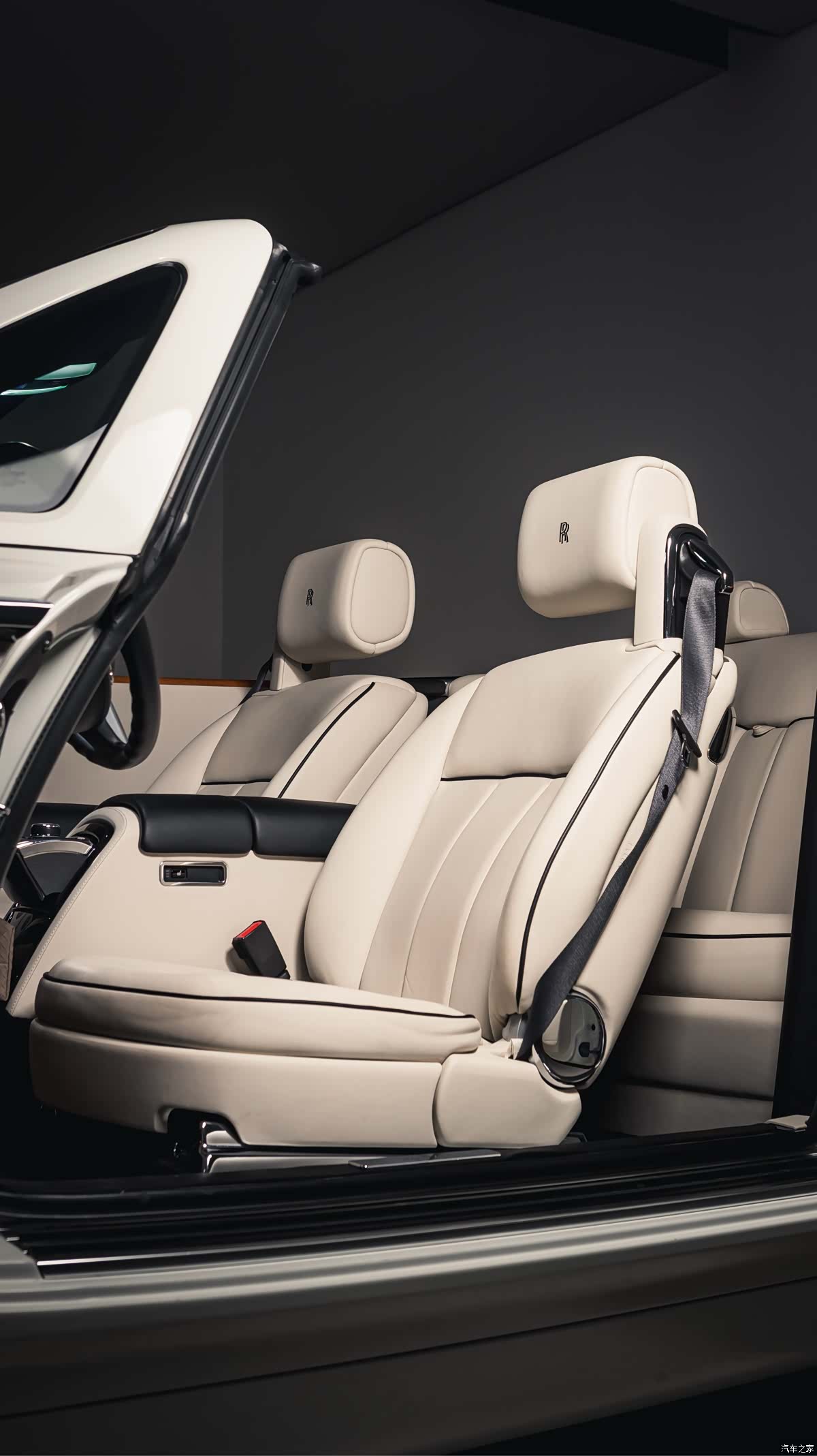 Rolls-Royce Phantom, 2015 10