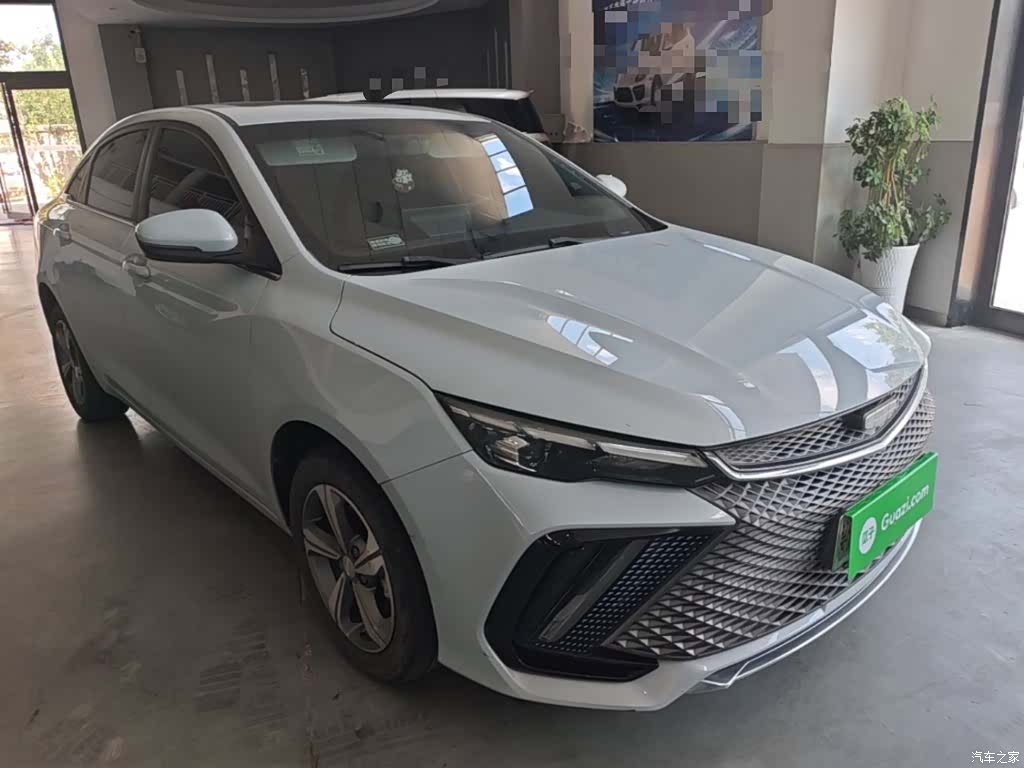 Geely Emgrand, 2023 4