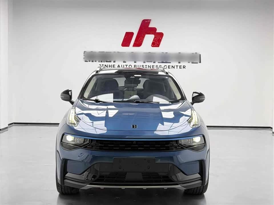 Lynk & Co 01
