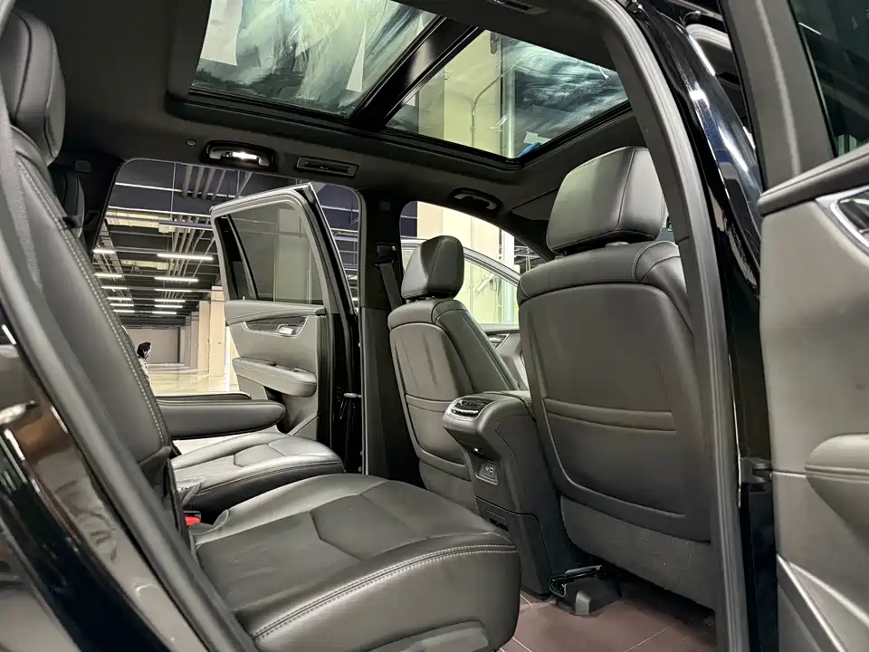 Cadillac XT6