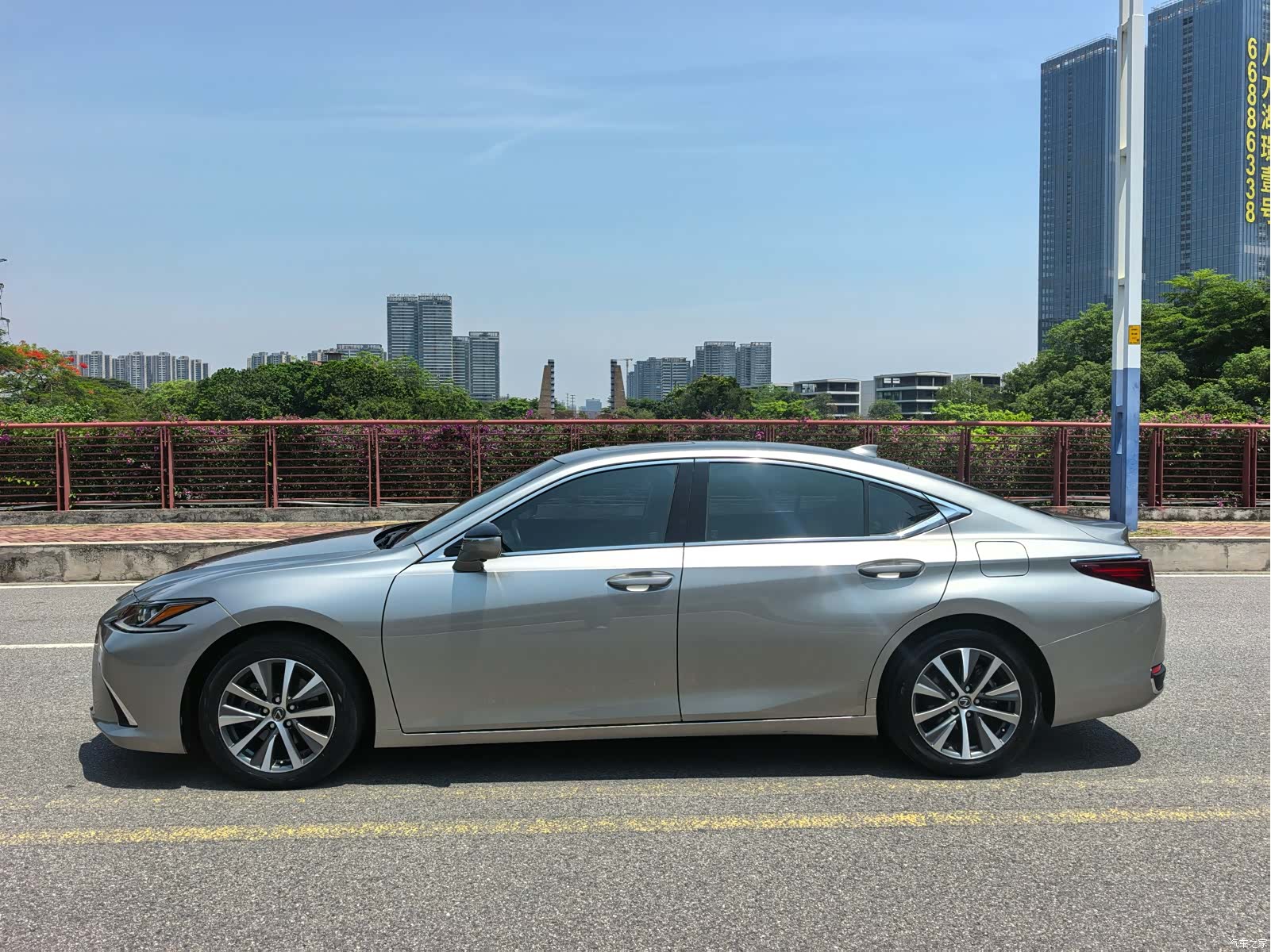 Lexus ES, 2019 22