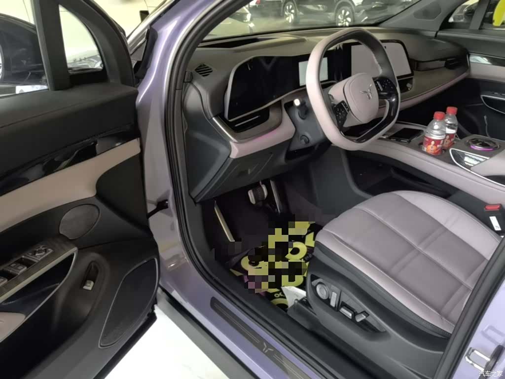 Hongqi 08, 2025 16