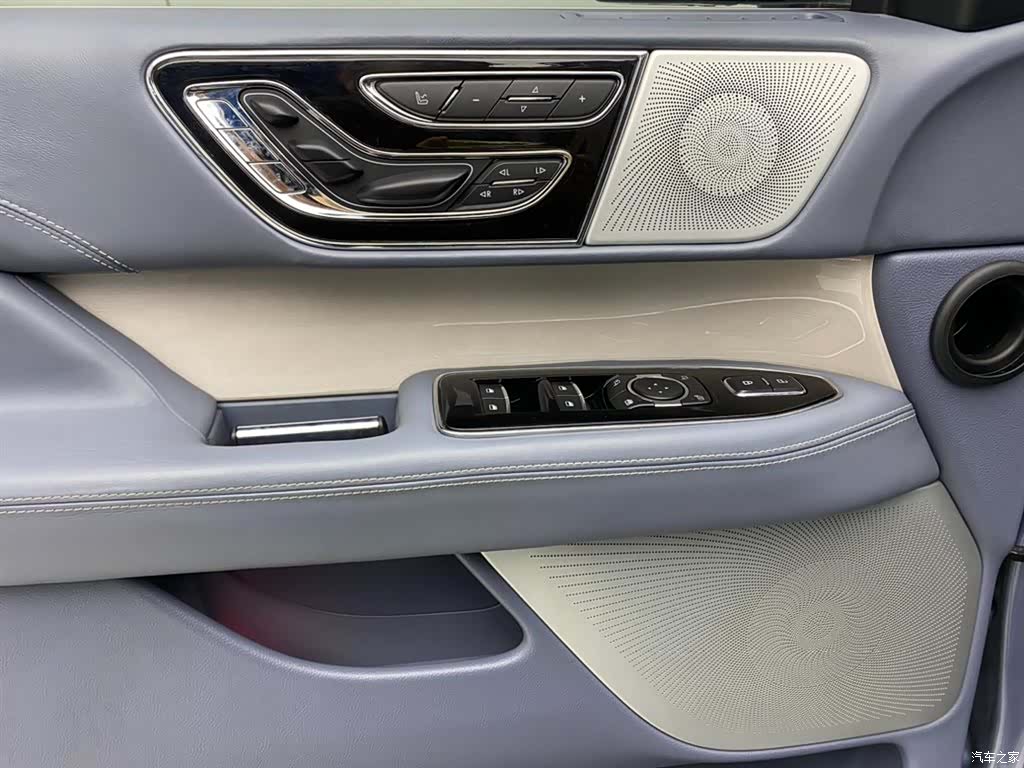Lincoln Navigator, 2021 26