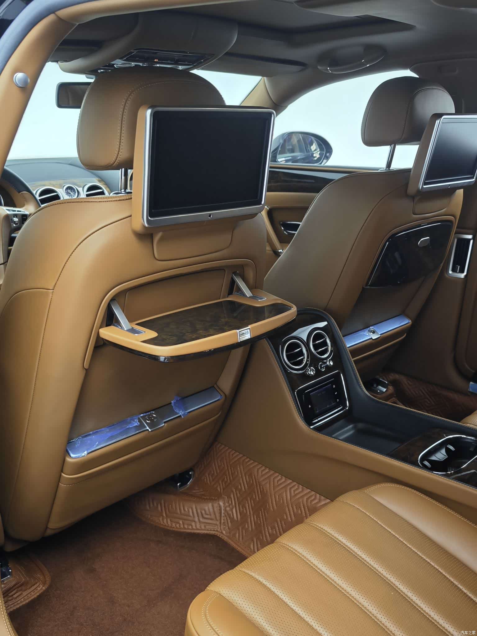 Bentley Flying Spur, 2015 35
