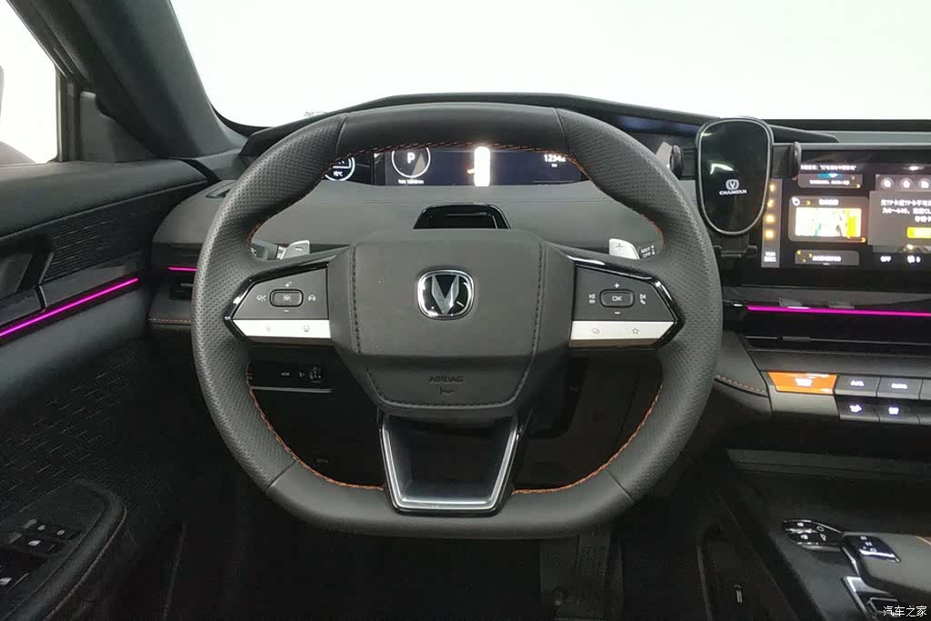 Changan UNI-V, 2025 15