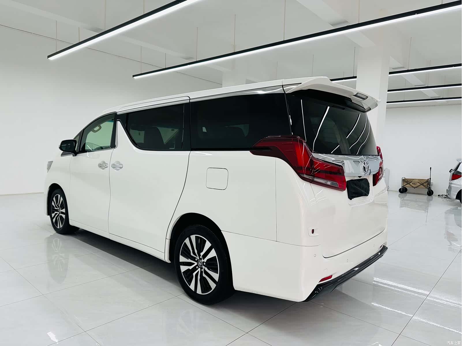 Toyota Alphard, 2018 7