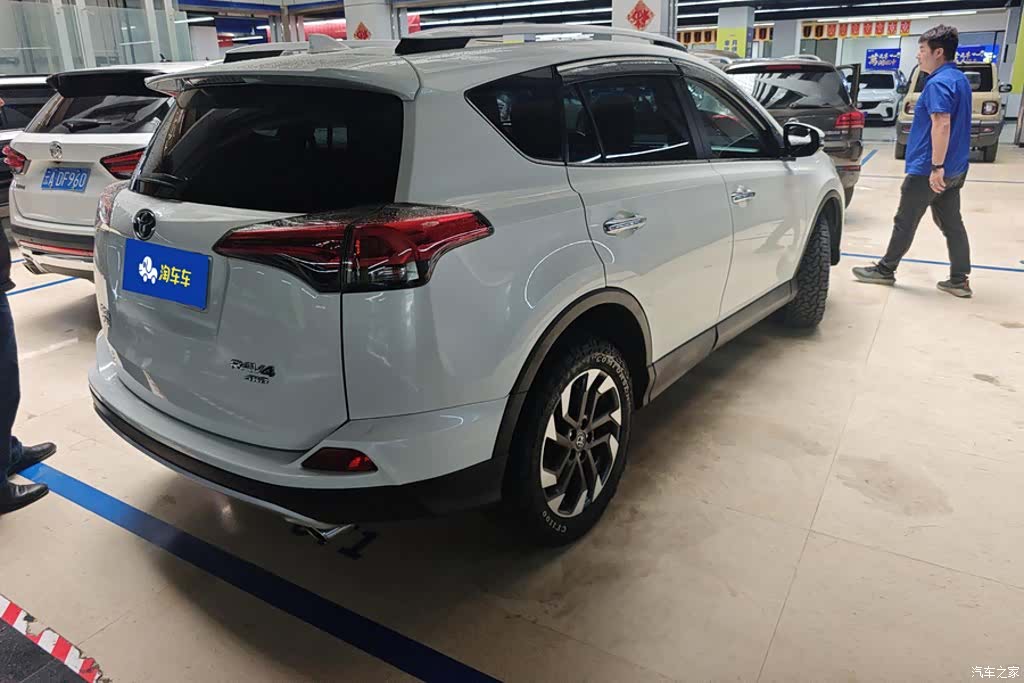 Toyota RAV4, 2017 3
