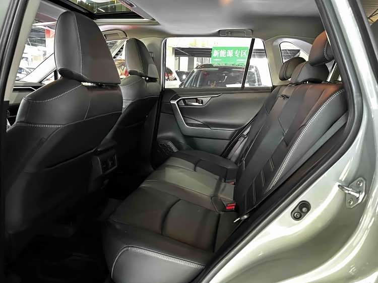 Toyota RAV4 2022, фото 14