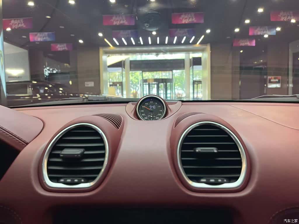 Porsche Cayman, 2019 15