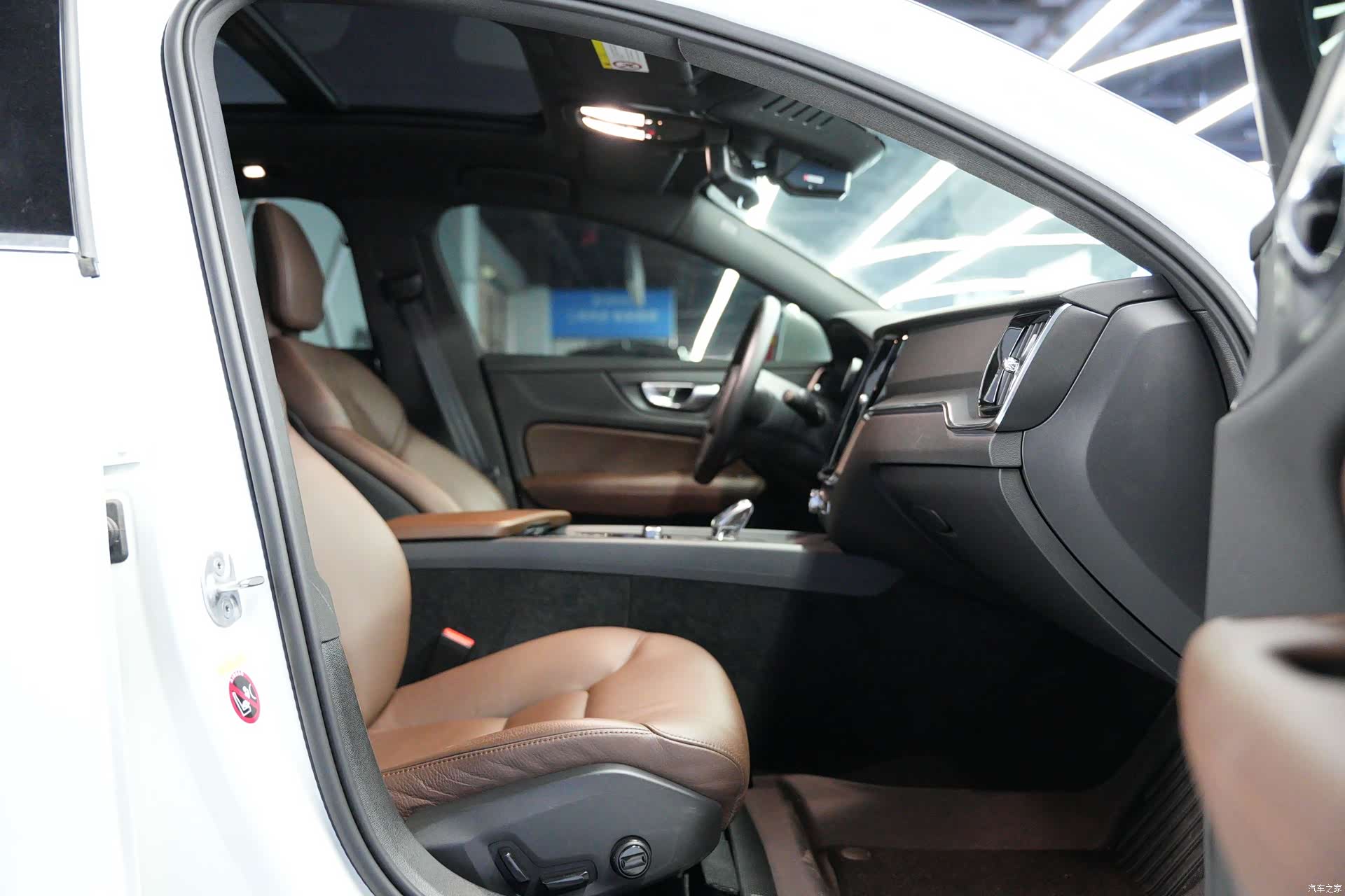 Volvo S60, 2023 18