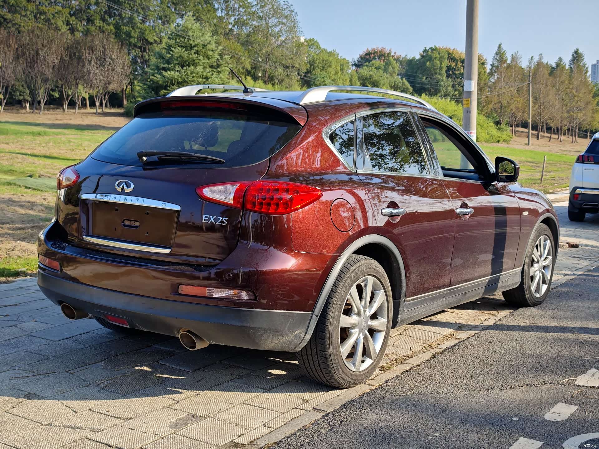 Infiniti EX25, 2012 14