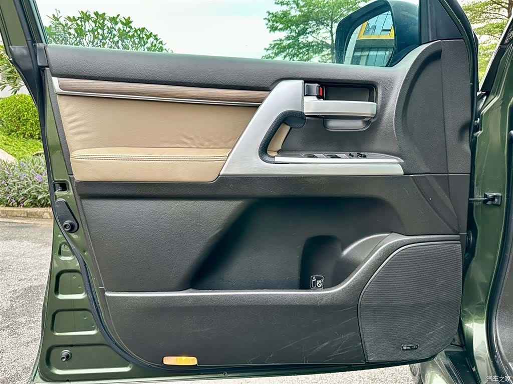 Toyota Land Cruiser, 2012 23