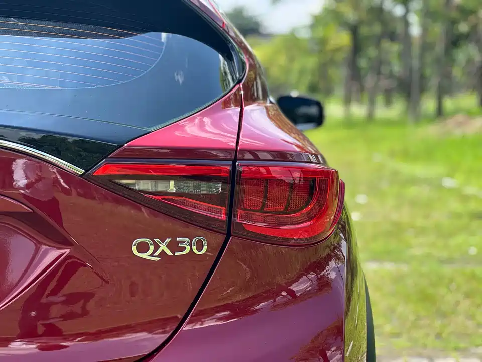 Infiniti QX30 Infiniti QX30