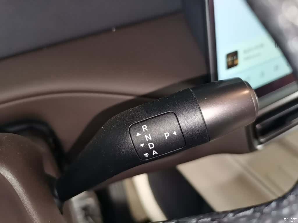 Li Auto MEGA, 2024 6