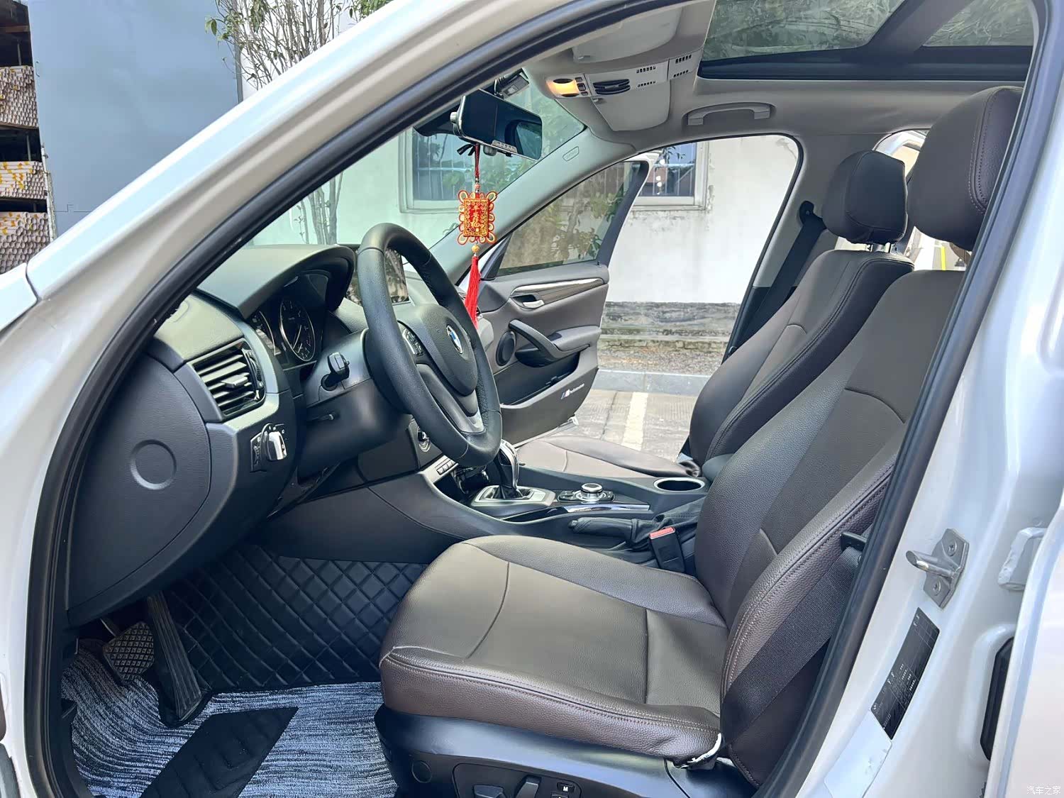 BMW X1, 2016 все фото