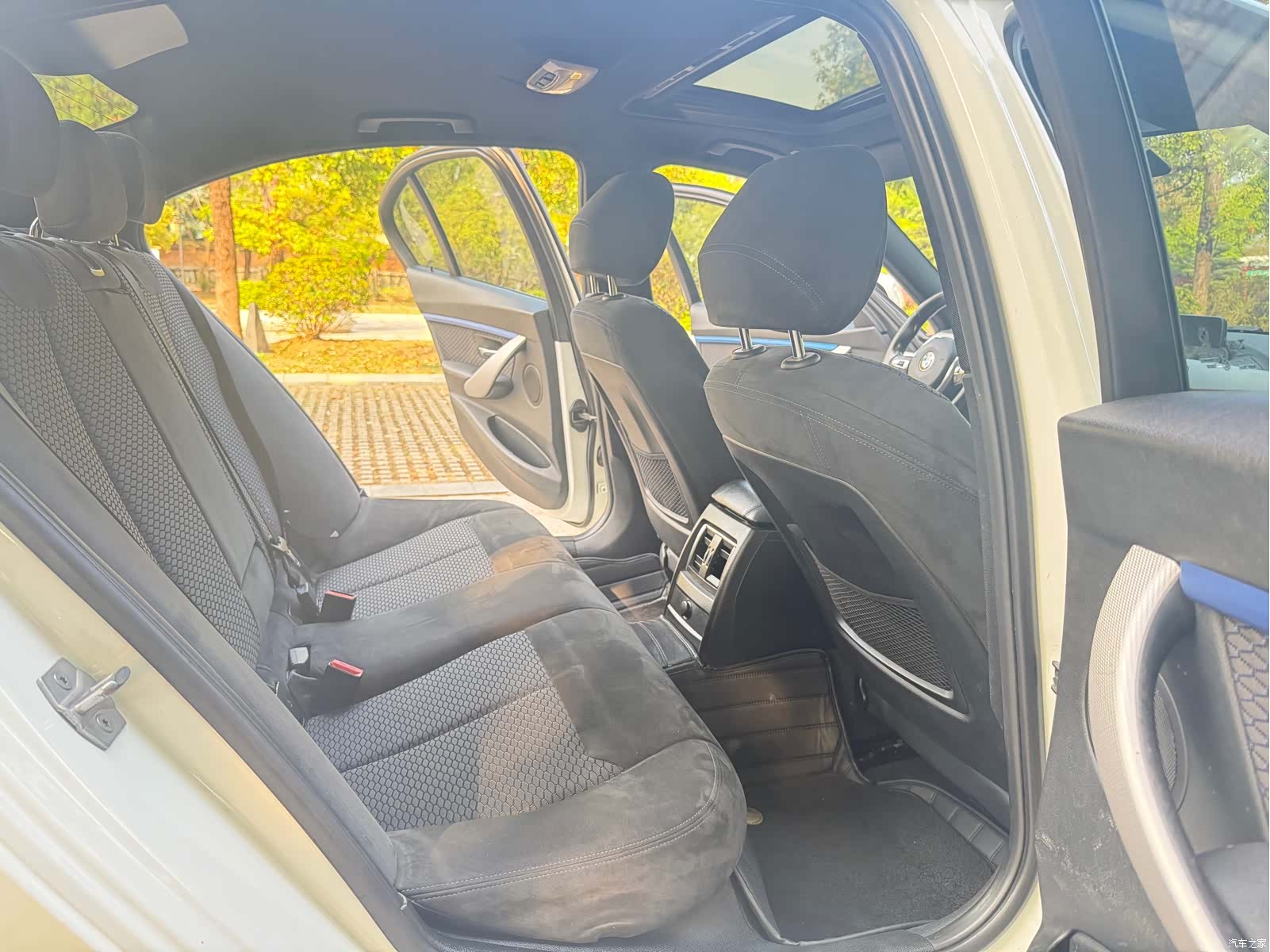 BMW 3 Series, 2018 10