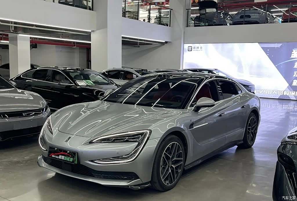 Yangwang U7, 2025 1