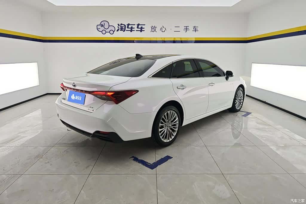 Toyota Avalon, 2022 3
