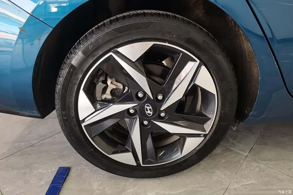 Hyundai Elantra, 2020 6