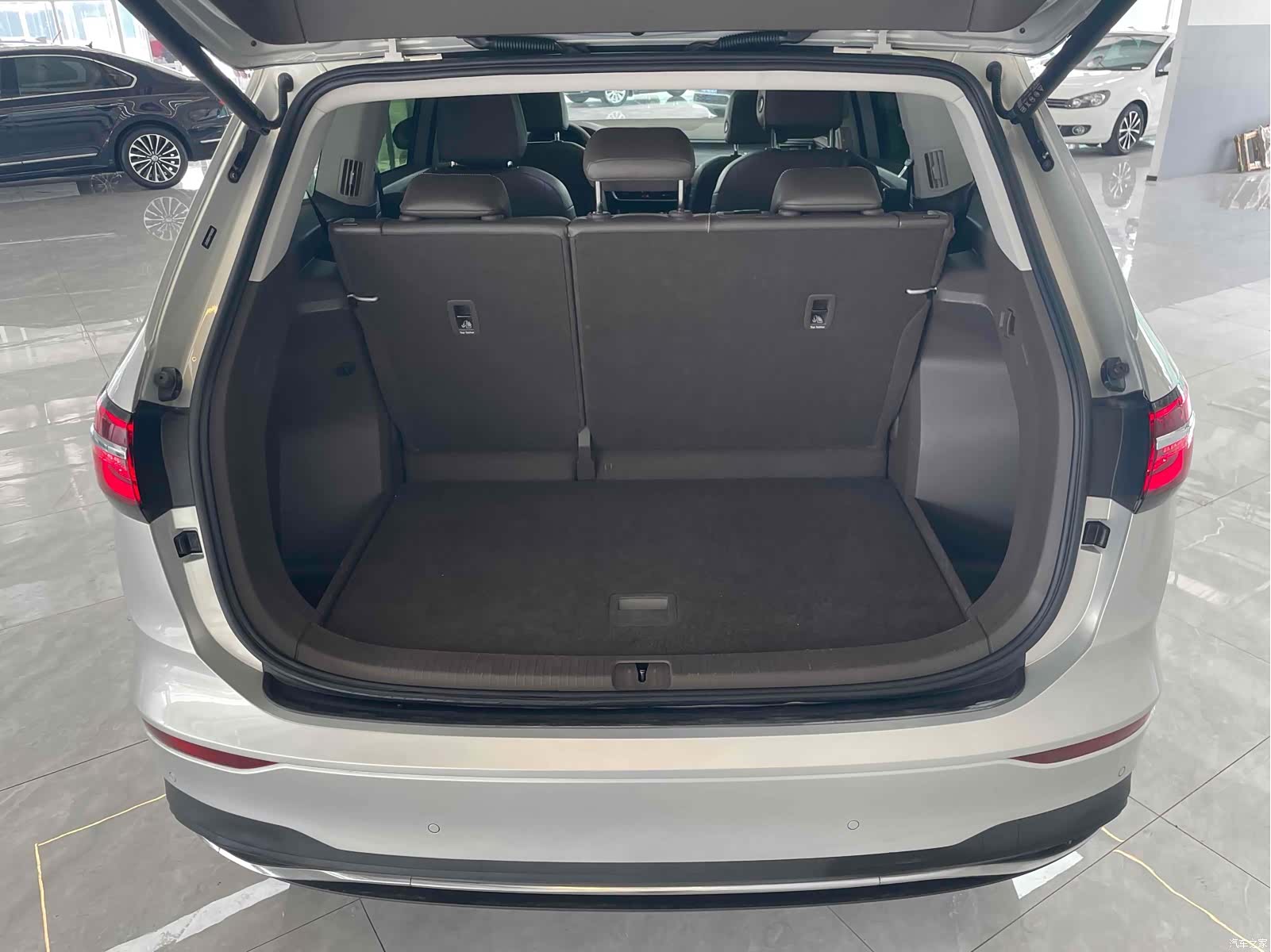 Volkswagen Viloran, 2023 10