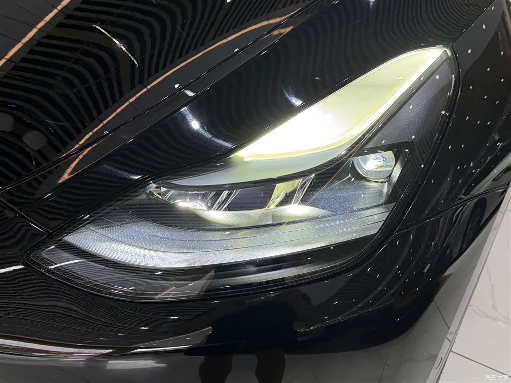 Tesla Model Y, 2023 7