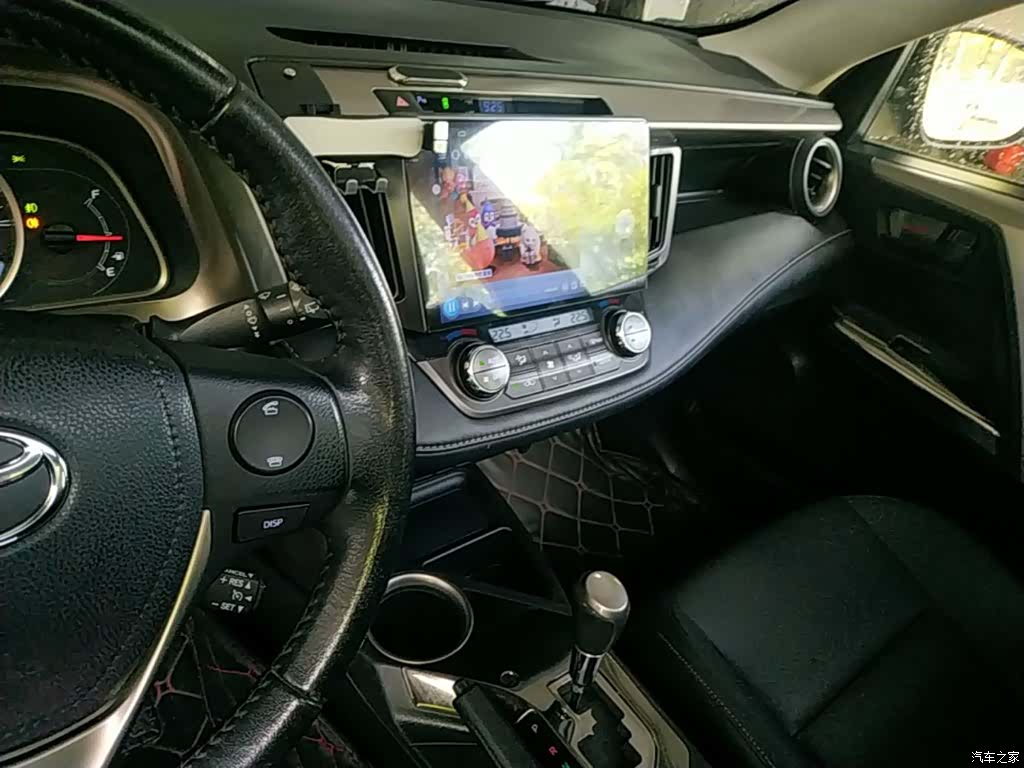 Toyota RAV4, 2014 13