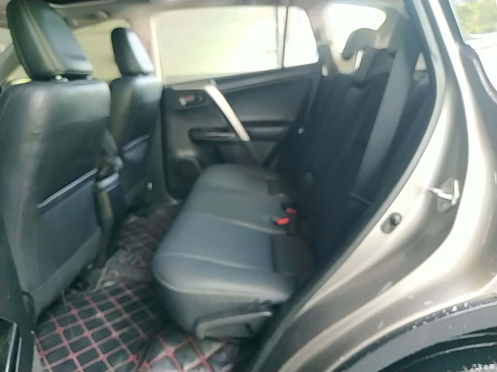Toyota RAV4, 2014 17