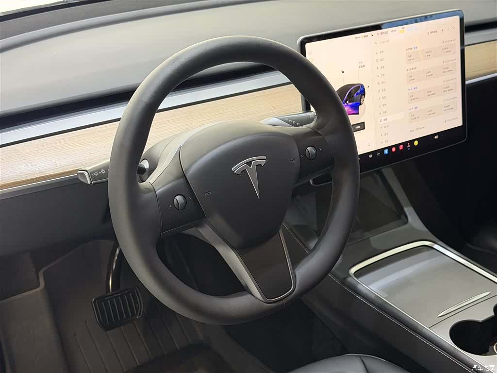 Tesla Model Y, 2023 14
