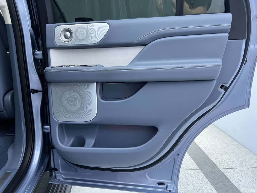 Lincoln Navigator, 2019 25